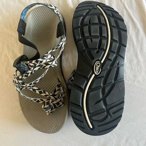 Chaco adventure sandals blue black and white size 7